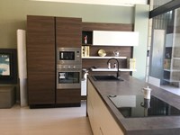 Doppia colonna cucina con isola in offerta