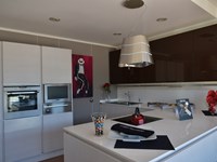 Cucina Euromobil con top in agglomerato sp. 2 cm