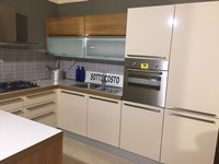 cucina con penisola in occasione