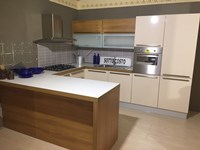 cucina con penisola con promo