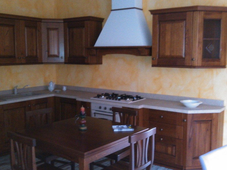 Cucina in castagno masello Cucina in castagno masello