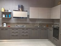 Cucina in legno effetto larice in offerta