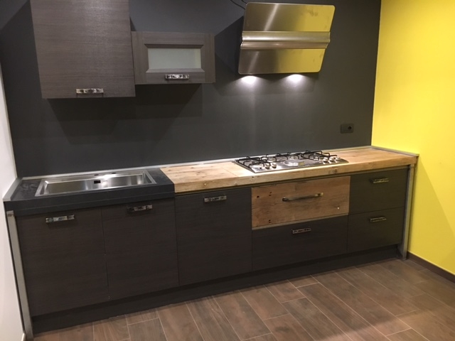 Outlet arredamento torino Cucine piccole con mobili grigi