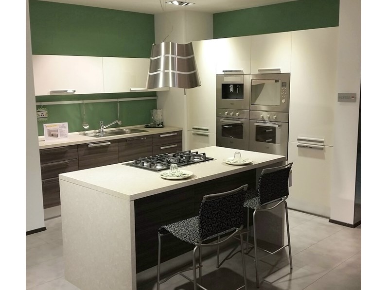 CUCINA ISOLA ALESSIA LUBE SOTTOCOSTO CUCINA ISOLA ALESSIA LUBE SOTTOCOSTO