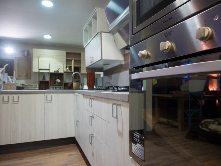 Cucina linea wood moderna con penisola anta white grey in offerta ... Cucina moderna angolare con penisola