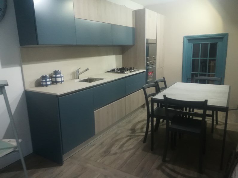 Cucina lineare in melaminico e laccato opaco Sistema 22 a Cucina lineare in melaminico e laccato opaco Sistema 22 a