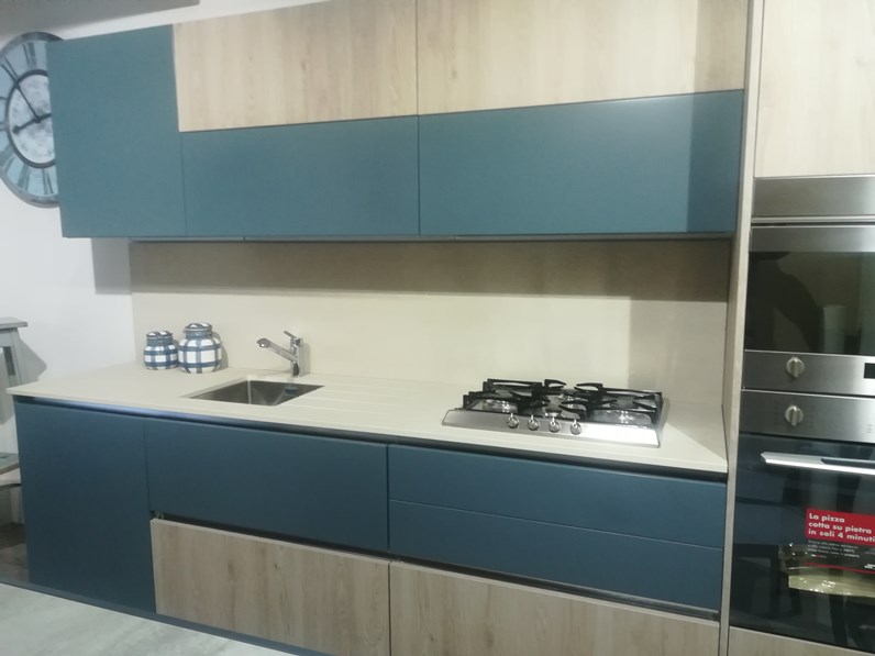 Cucina lineare in melaminico e laccato opaco Sistema 22 a Cucina lineare in melaminico e laccato opaco Sistema 22 a