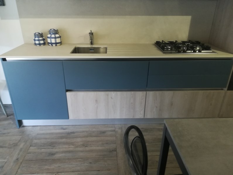 Cucina lineare in melaminico e laccato opaco Sistema 22 a Cucina lineare in melaminico e laccato opaco Sistema 22 a