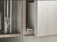 cucina lineare industriale con colonne grigio cemento in offerta nuovimondi