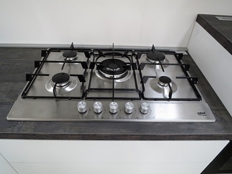 Cucina lineare moderna lineare con 4 elettrodomestici in Offerta Outlet Cucina lineare moderna lineare con 4 elettrodomestici in Offerta Outlet