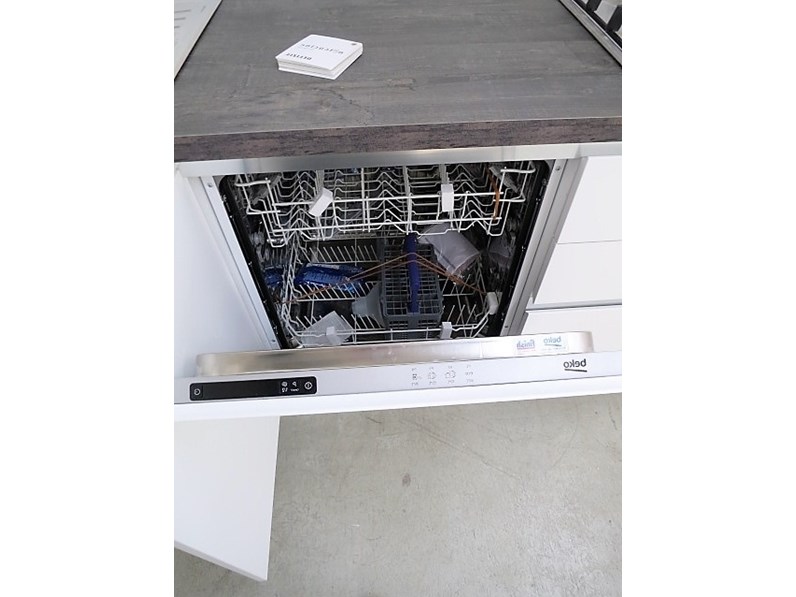 Cucina lineare moderna lineare con 4 elettrodomestici in Offerta Outlet Cucina lineare moderna lineare con 4 elettrodomestici in Offerta Outlet