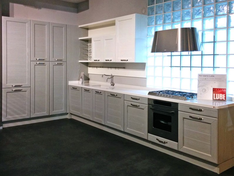 Lube Cucine Claudia scontato del -70 % Lube Cucine Claudia scontato del -70 %