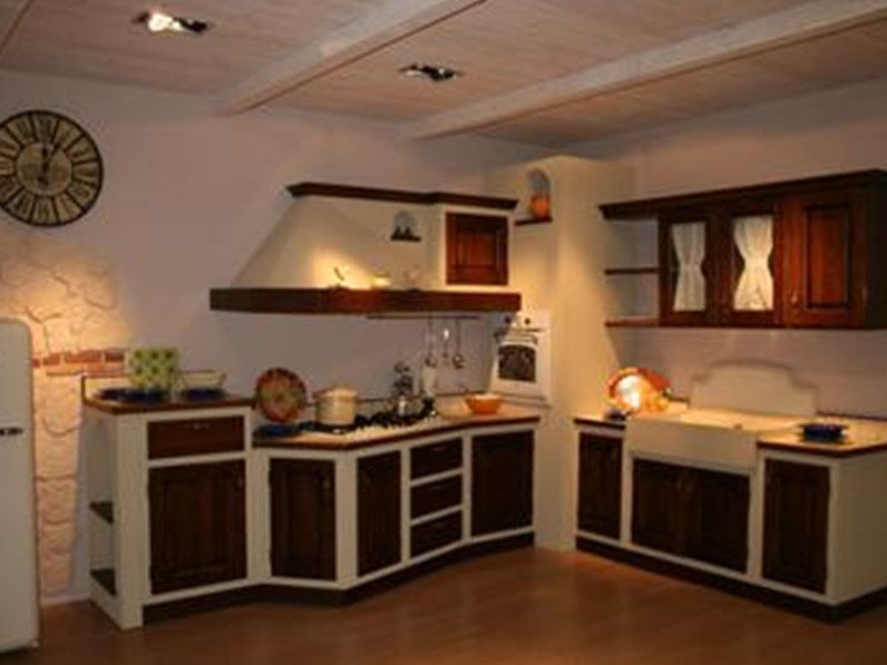 Cucina Lube Cucine Onelia borgo antico scontato del -58 % Cucina Lube Cucine Onelia borgo antico scontato del -58 %