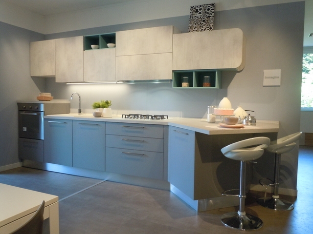 Cucina esposta Lube modello Immagina grigio Agata e cemento, prezzo offerta s...
