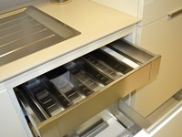 cassetto interno con separatori in acciaio