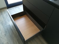 Cucina moderna ad isola Dibiesse Area 22 xl 30° gola curva in FENIX nero opaco a prezzo scontato
