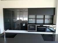 Cucina moderna ad isola Dibiesse Area 22 xl 30° gola curva in FENIX nero opaco a prezzo scontato