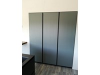 Cucina moderna ad isola Dibiesse Area 22 xl 30° gola curva in FENIX nero opaco a prezzo scontato