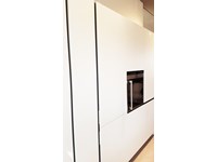 Cucina con colonne laccato opaco Artex di Varenna scontata del 43% Parma