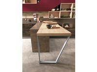 cucina moderna in essenza olmodark e laccato red