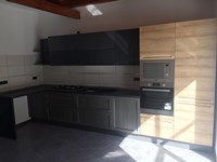 cucina moderna island con penisola in essenza rovere e grafite in offerta convenienza