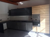 cucina moderna island con penisola in essenza rovere e grafite in offerta convenienza