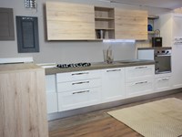 cucina shabby chic con penisola