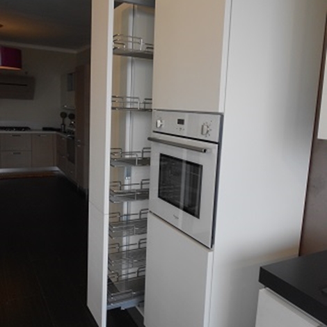 Cucina lineare scavolini modello scenery scontata del 40% cucine ... Colonna dispensa cucina estraibile