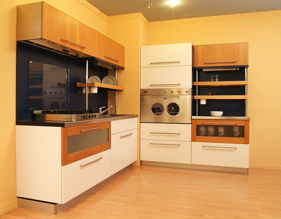 Cucina moderna schiffini california scontata del 60% cucine a ... Top laminato postformato rovere grigio