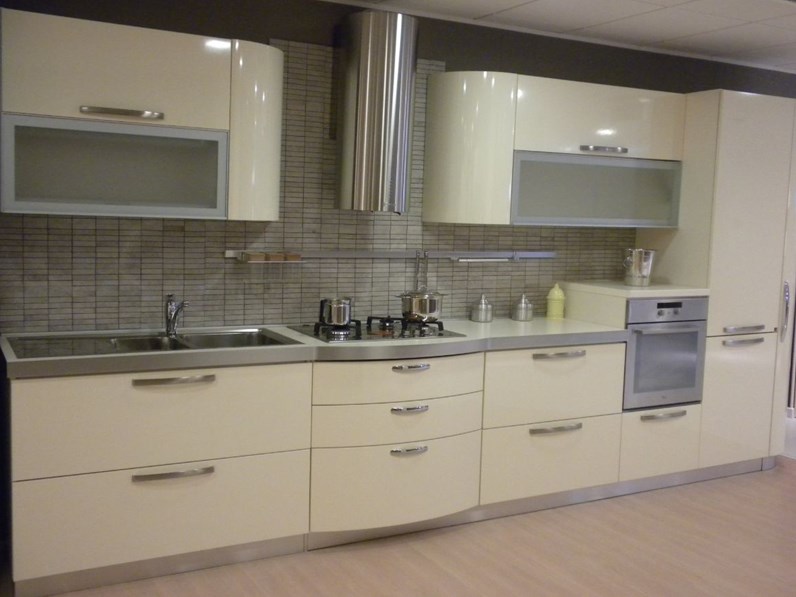 Cucina con ante bombate modello Patty, Stosa cucine scontata Cucina con ante bombate modello Patty, Stosa cucine scontata