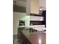 Elmar Cucine Cucina @ Home -@ home cube Design , Laccato Lucido Bianca poliestere , composizione Lineare e isola