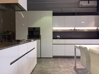 Elmar Cucine Cucina @ Home -@ home cube Design , Laccato Lucido Bianca poliestere , composizione Lineare e isola