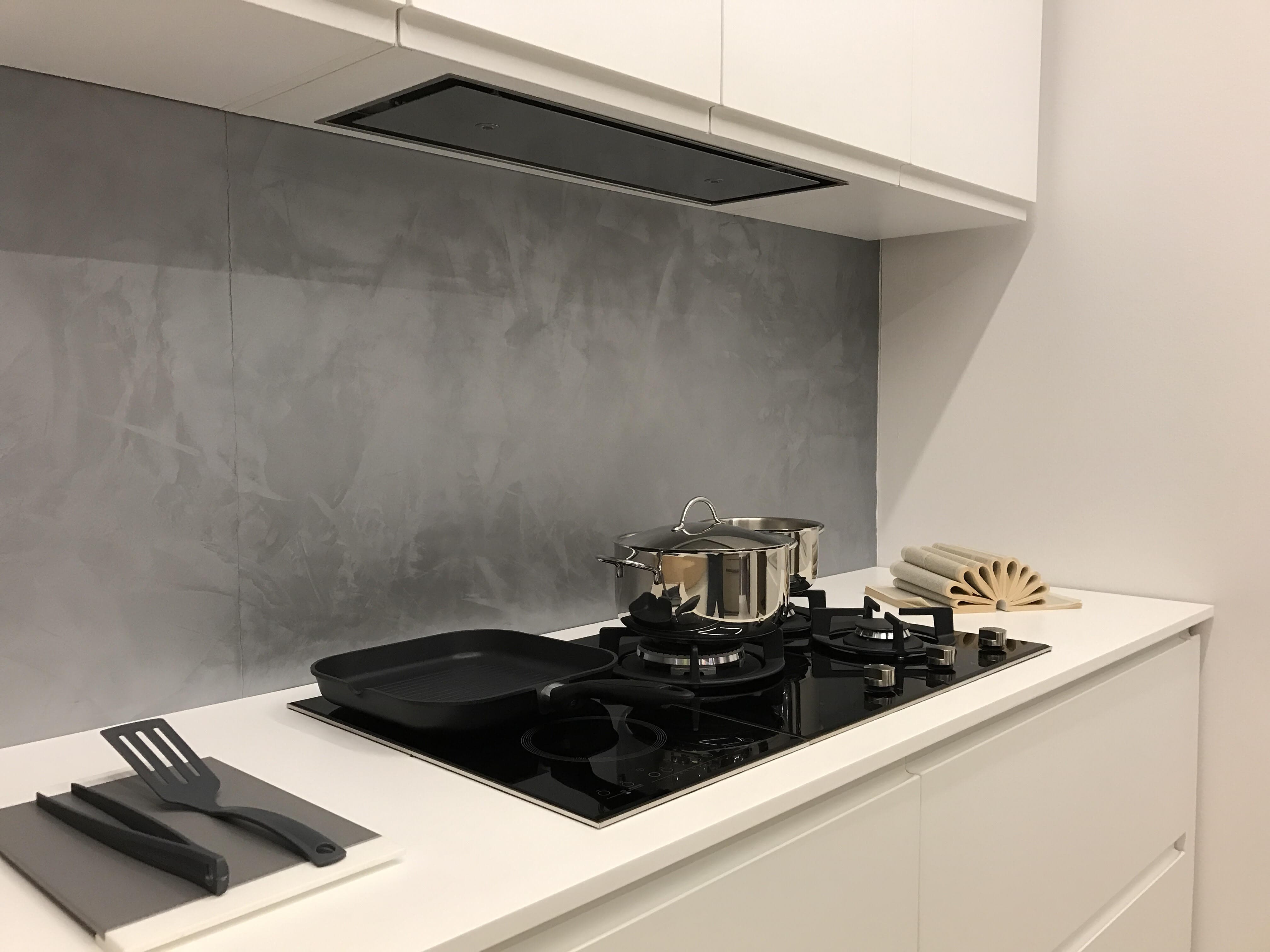 Essebi cucine cucina fusion moderno polimerico opaco bianca ... Camino a induzione moderno