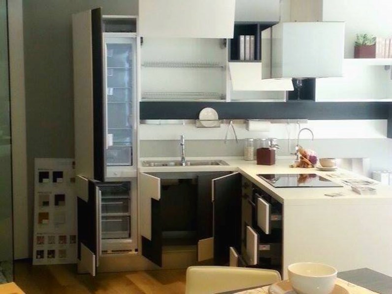 Lube Cucine Creativa scontato del -65 % Lube Cucine Creativa scontato del -65 %