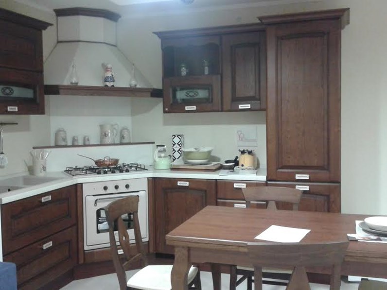 Lube Cucine Cucina Veronica scontato del -60 % Lube Cucine Cucina Veronica scontato del -60 %