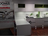NOBILIA 648 FLASH -Parete 1 lunghezza cm 360 Altezza zoccolo cm 15 Altezza basi cm 72 Top laminato bianco altezza cm 4 Pensili altezza cm 32,5/65 Altezza Totale cm 214