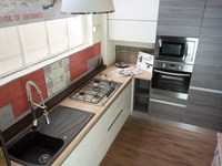 CUCINA MODERNA ANGOLARE CON GOLA CONVENIENZA
