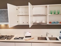 Outlet Cucina Arredo3 in vetro e laccato lucido modello Glass e Time con piano in Dekton