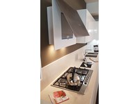 Outlet Cucina Arredo3 in vetro e laccato lucido modello Glass e Time con piano in Dekton