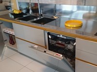 lavastoviglie Neff con terzo cestello