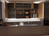 Outlet Cucina Arredo3 Wega Laccato Opaco con top in quarzo Silestone