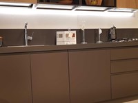 Outlet Cucina Arredo3 Wega Laccato Opaco con top in quarzo Silestone