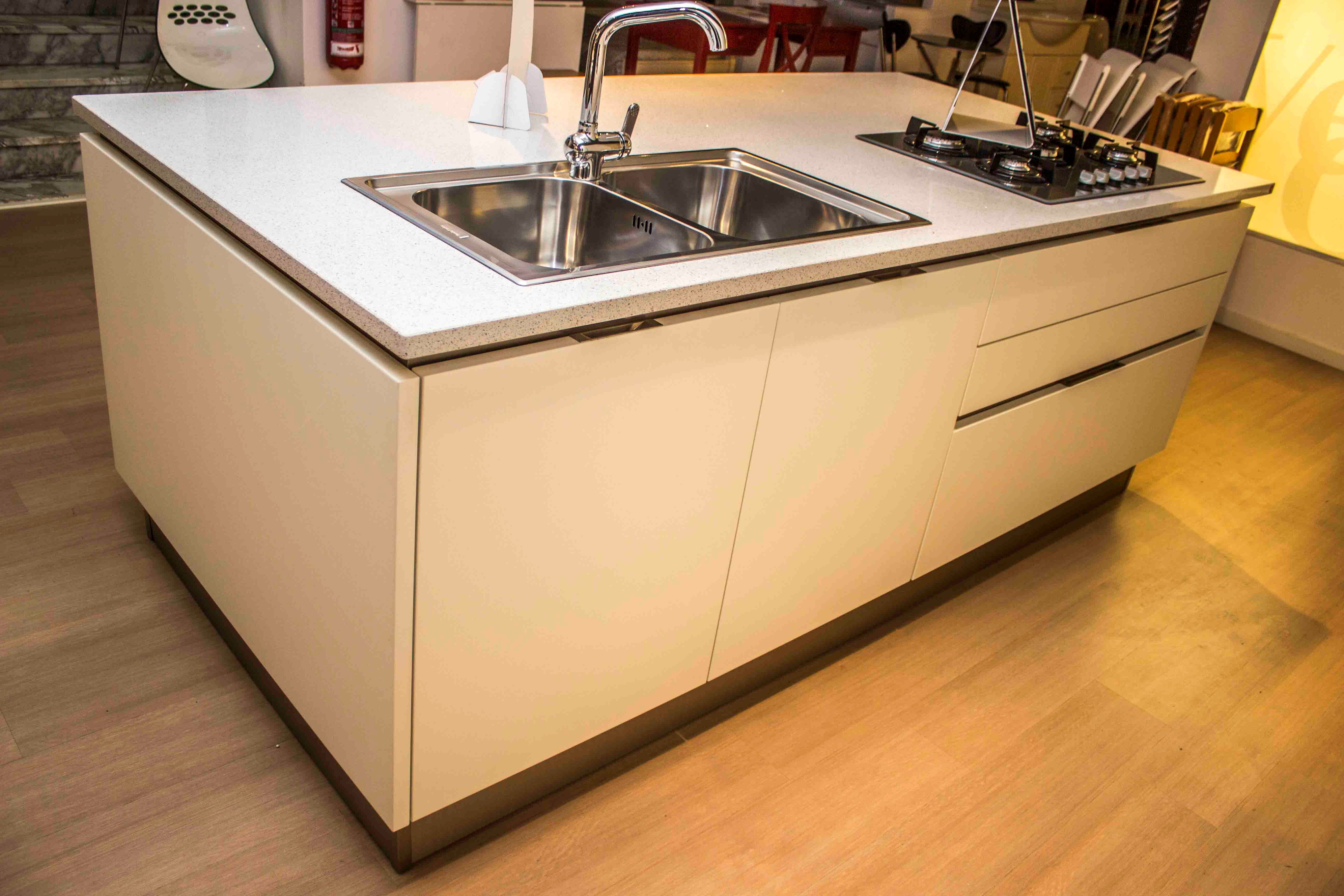 Veneta cucina sottocosto per svuotatutto negozio cucine a prezzi ...