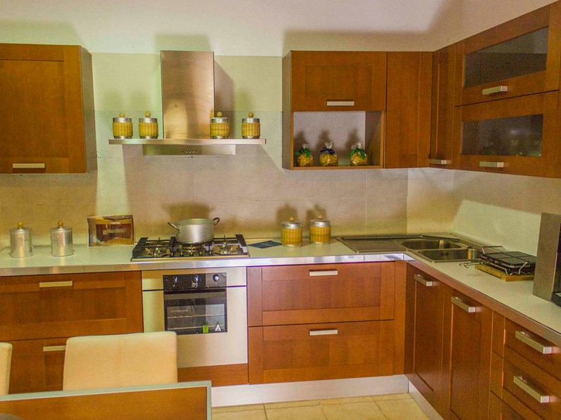 Veneta Cucine Cucina California, colore ciliegio scontato del -68 % Veneta Cucine Cucina California, colore ciliegio scontato del -68 %