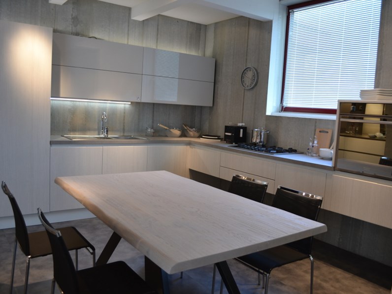 Veneta Cucine Cucina Carrera.go scontato del -55 % Veneta Cucine Cucina Carrera.go scontato del -55 %
