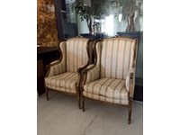 Coppia di Poltroncine serie 800' Francese - Antiquariato Originale realizzate in legno e rivestimento in tessuto.