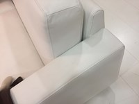 divani Poltrona Xaria scontato del 50% in pelle bianca SAN MARINO