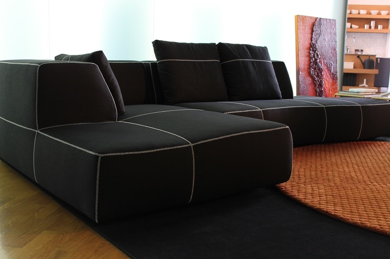 Divano B&B Divano bend sofa con pensilola b&b italia Tessuto Divani a prezzi scontati Divano B&B Divano bend sofa con pensilola b&b italia Tessuto Divani a prezzi scontati