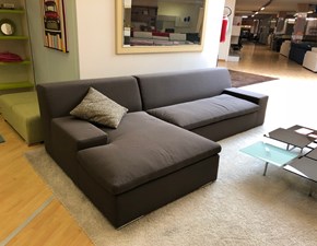 DIVANI 4 posti: PREZZI negli show room DIVANI 4 posti: PREZZI negli show room