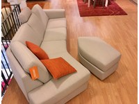 Divano Doimo modello Dylan con pouf in promozione